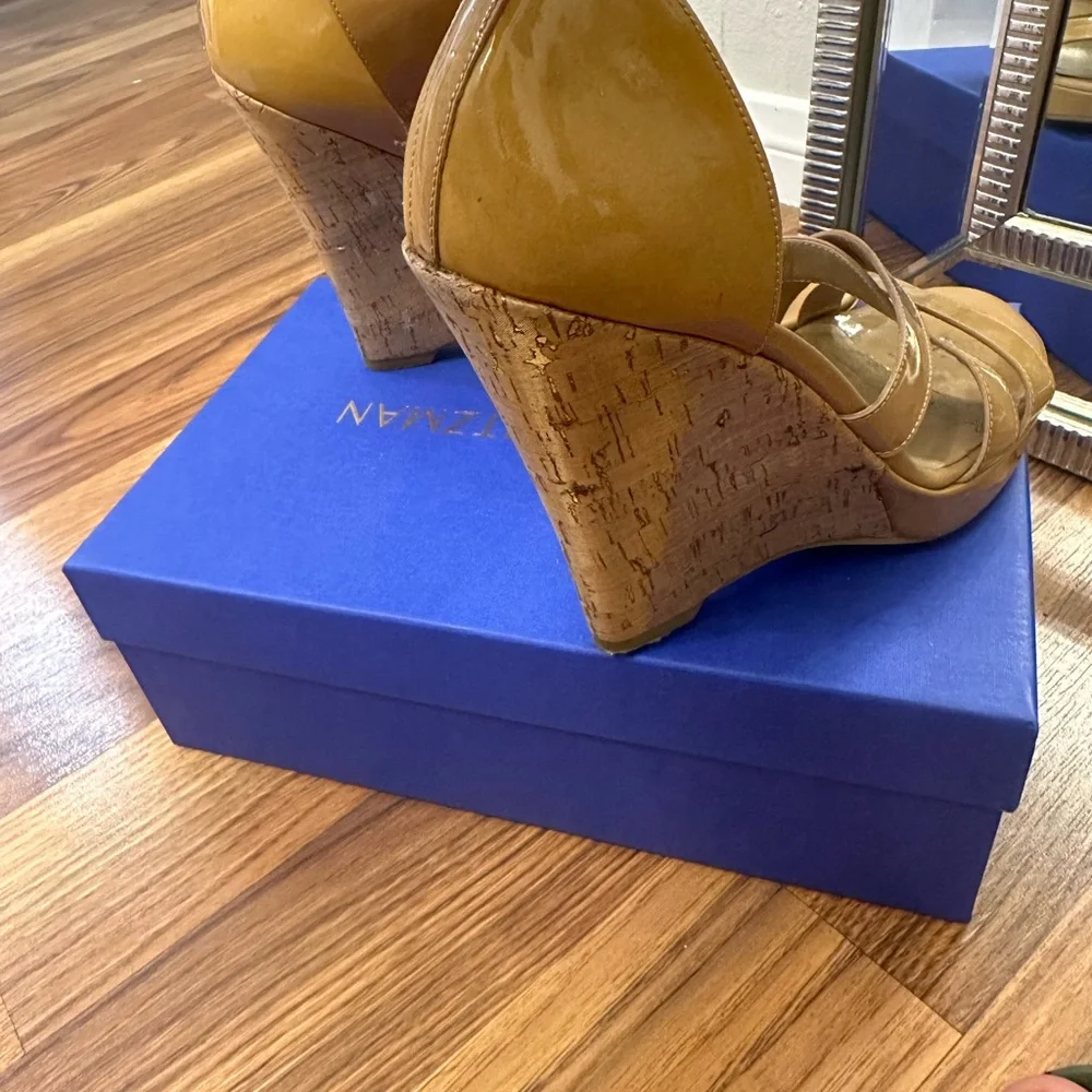 Stuart Weitzman Patent Wedge Sandals - Picture 4 of 7